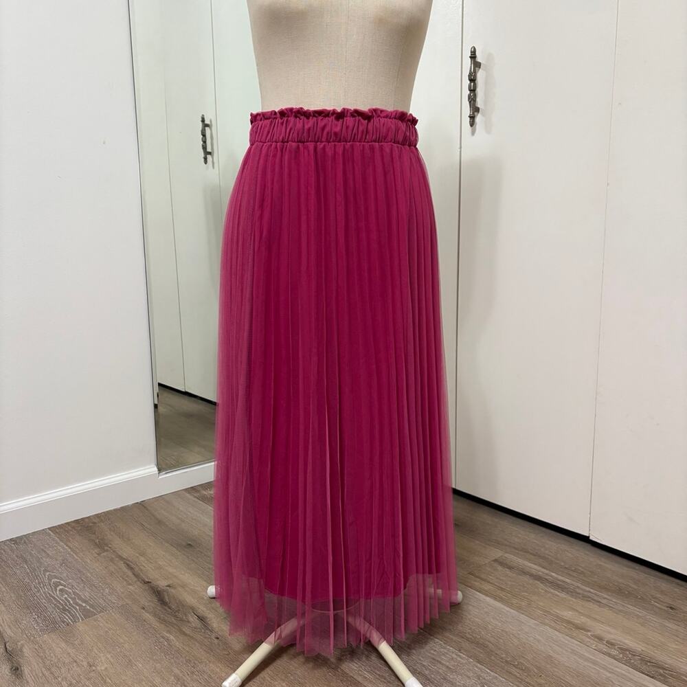Metro Wear Woman's Pink Tulle Pleated Maxi Long Flowy Skirt Size Small